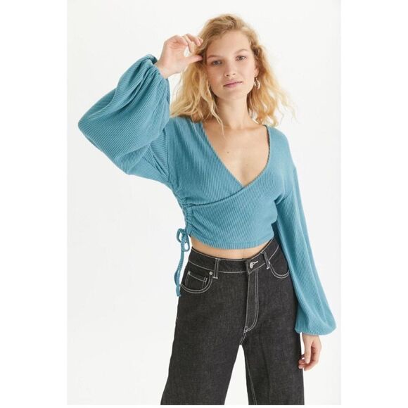 Urban Outfitters Blue Cropped Rib Top Cuff Sleeves Medium - Picture 2 of 11